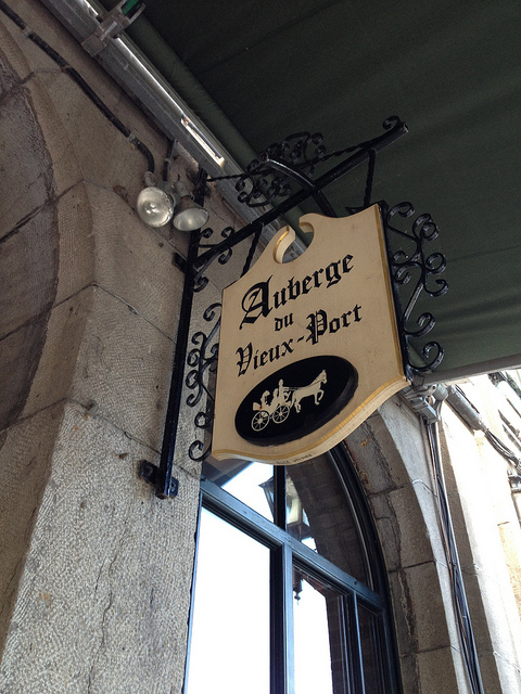 Hotel Review: Auberge du Vieux Port