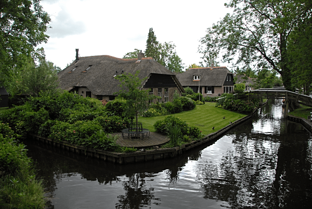 A Fairy Tale on Water: Giethoorn